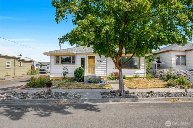 Property photo for 306 W 4th Avenue, Odessa