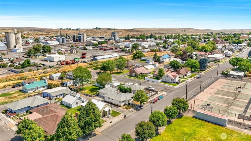 Property photo for 306 W 4th Avenue, Odessa photo 39