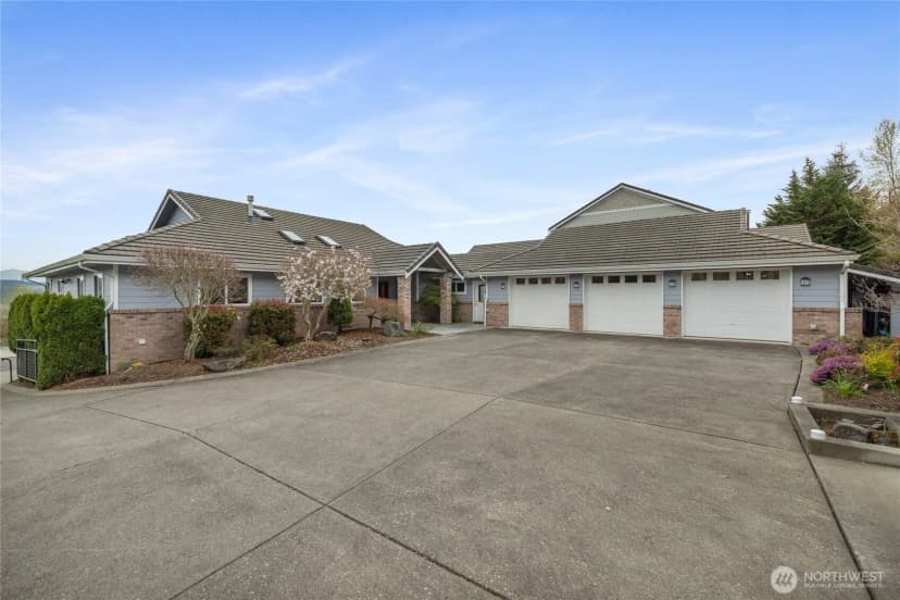 Property photo for 16412 139th Avenue E, Puyallup photo 4