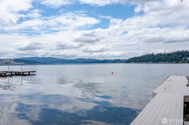 Property photo for 2642 E Lake Sammamish Parkway Ne, Sammamish photo 4