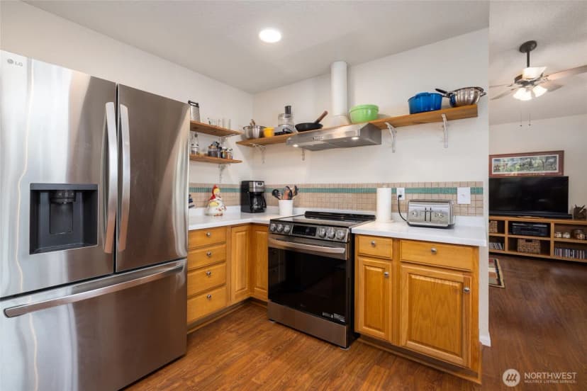 Property photo for 709 Shelter Bay Drive, La Conner photo 4