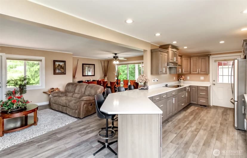 Property photo for 36510 Mountain Highway E, Eatonville photo 16
