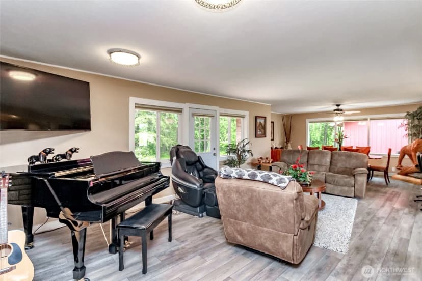 Property photo for 36510 Mountain Highway E, Eatonville photo 9