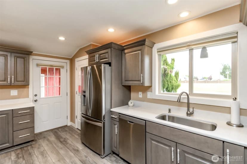 Property photo for 36510 Mountain Highway E, Eatonville photo 15