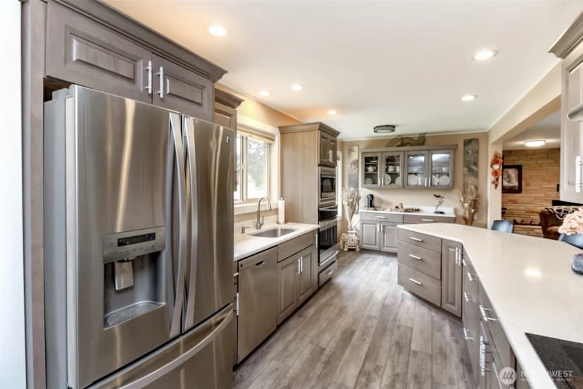 Property photo for 36510 Mountain Highway E, Eatonville photo 14