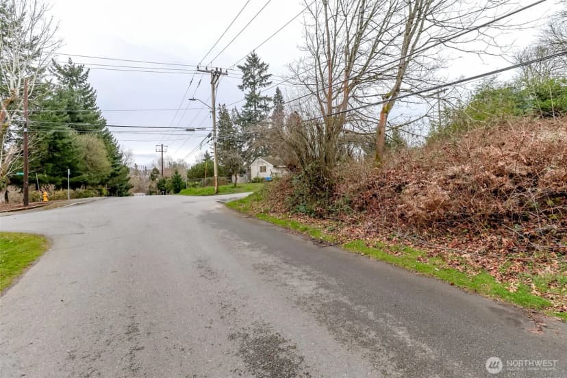 Property photo for 12613 35th Avenue S, Tukwila photo 11