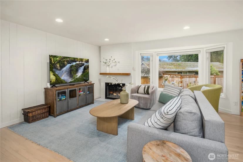 Property photo for 12025 Ne 136th Place, Kirkland photo 5