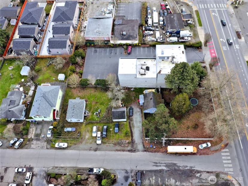 Property photo for 13502 Ambaum Boulevard Sw, Burien photo 13