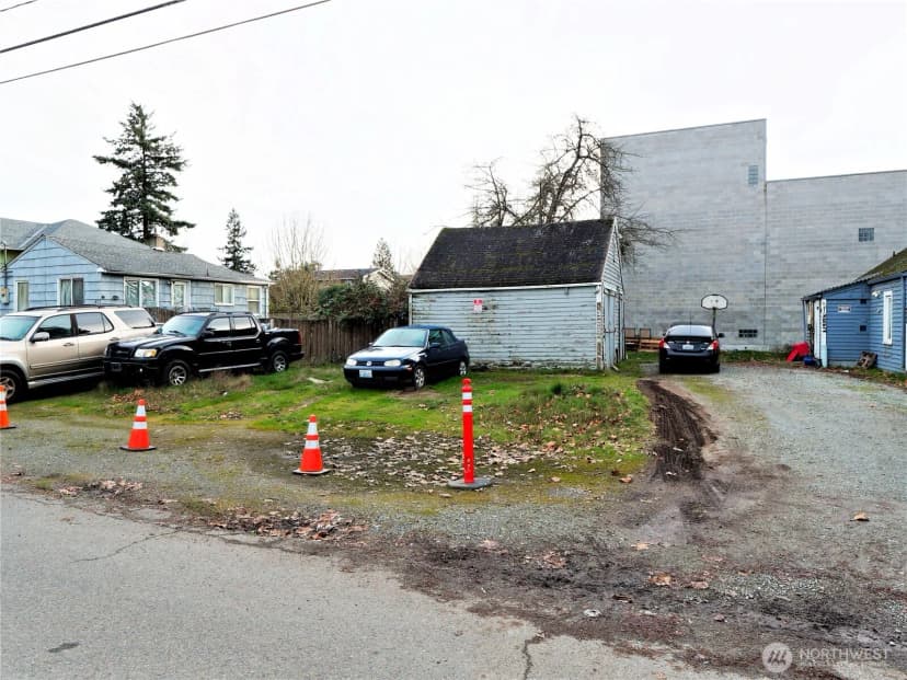 Property photo for 13502 Ambaum Boulevard Sw, Burien photo 7