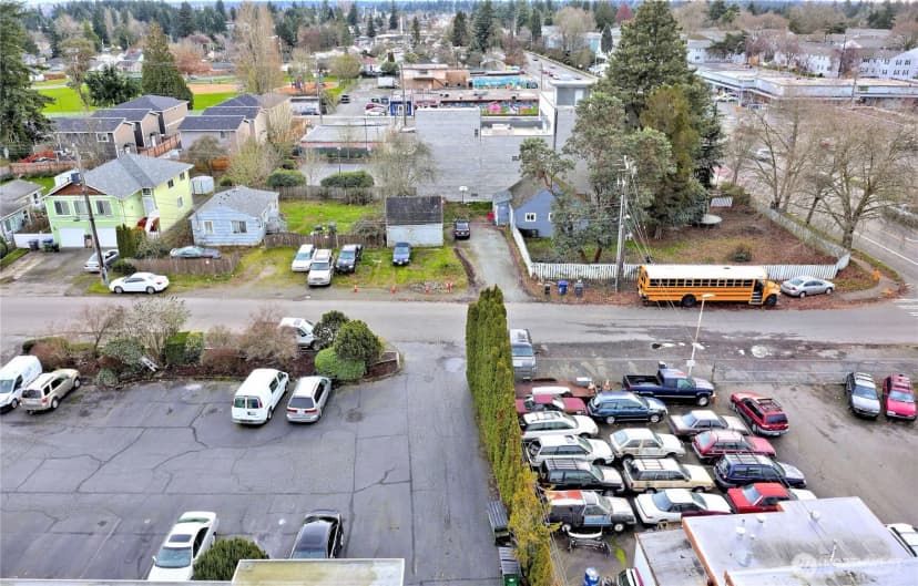 Property photo for 13502 Ambaum Boulevard Sw, Burien photo 11
