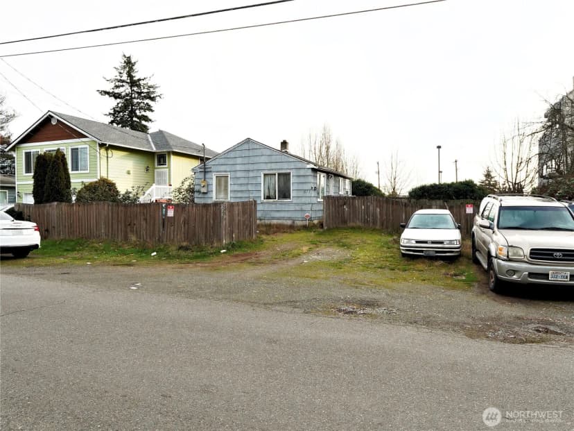 Property photo for 13502 Ambaum Boulevard Sw, Burien photo 8