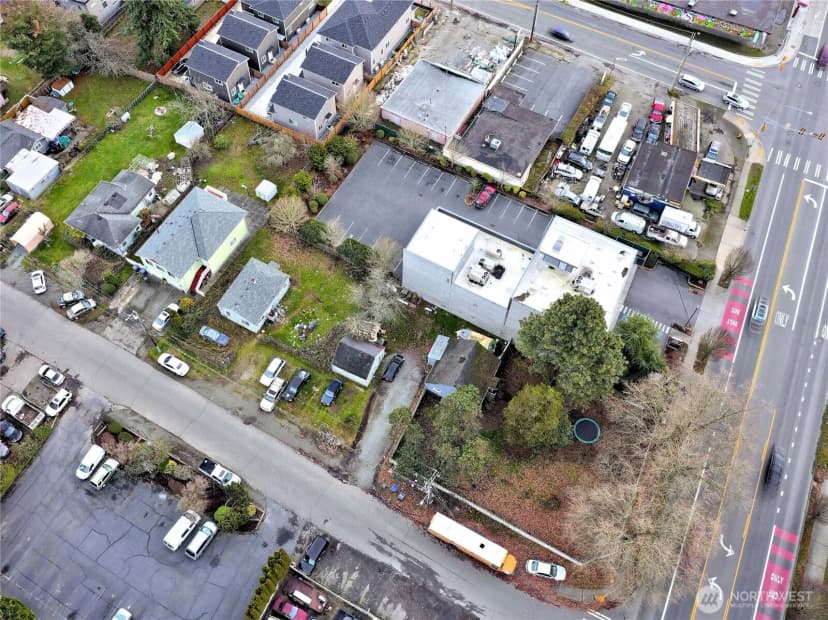 Property photo for 13502 Ambaum Boulevard Sw, Burien