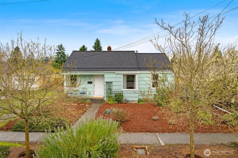 Property photo for 11437 Cornell Avenue S, Seattle photo 2