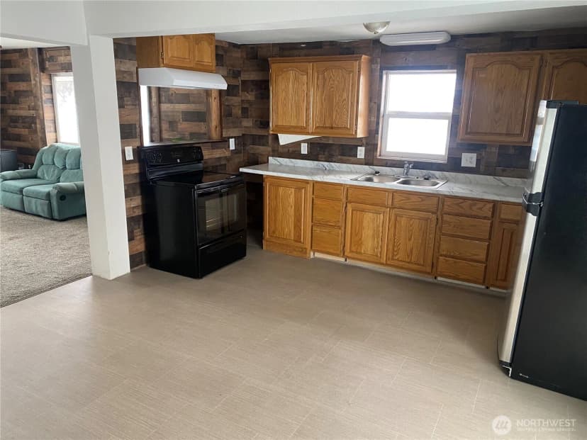 Property photo for 200 Watson Street Nw, Creston photo 8