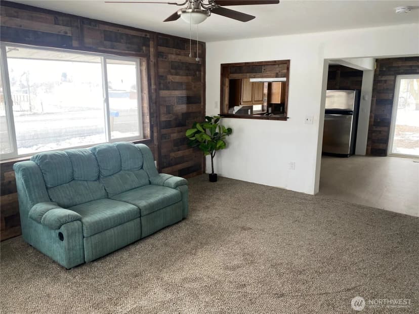 Property photo for 200 Watson Street Nw, Creston photo 5