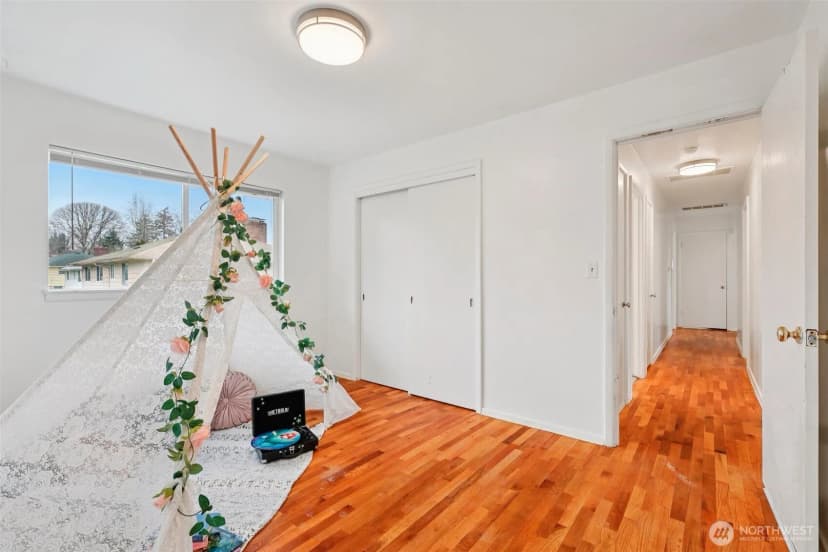 Property photo for 10316 Becker Drive Sw, Lakewood photo 24