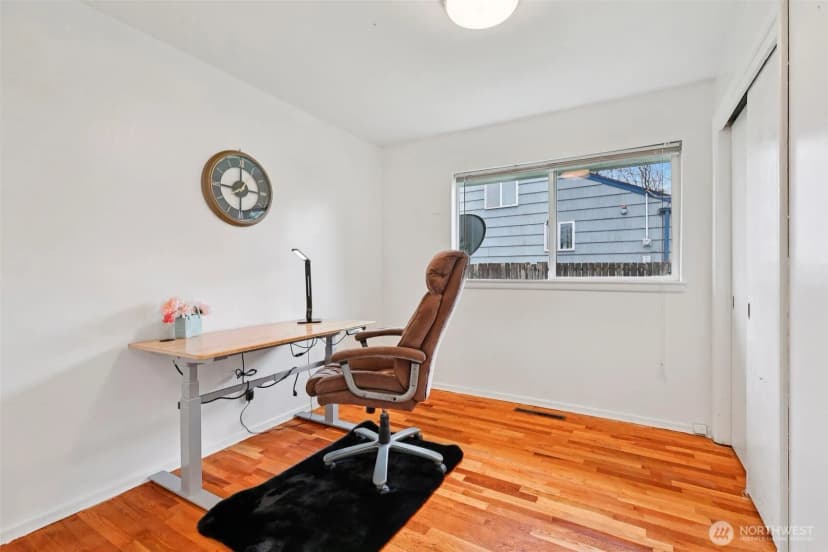 Property photo for 10316 Becker Drive Sw, Lakewood photo 16