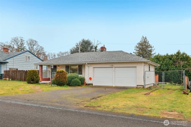 Property photo for 10316 Becker Drive Sw, Lakewood photo 3