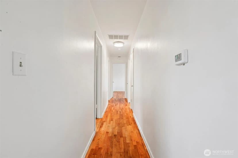 Property photo for 10316 Becker Drive Sw, Lakewood photo 15