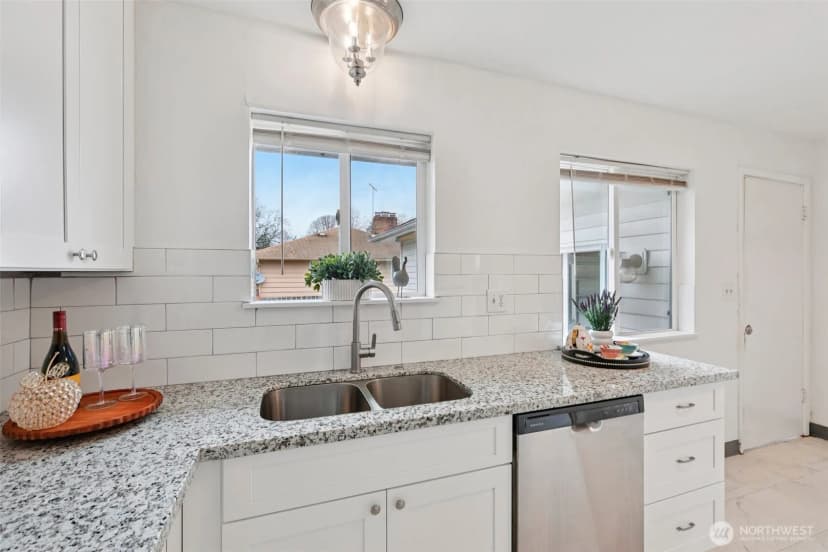 Property photo for 10316 Becker Drive Sw, Lakewood photo 13
