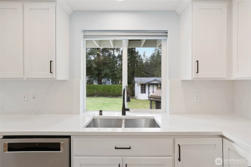 Property photo for 5810 36th Avenue E, Tacoma photo 12