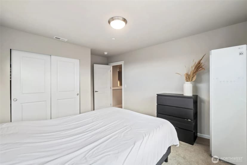 Property photo for 10445 11th Street E, Edgewood photo 23