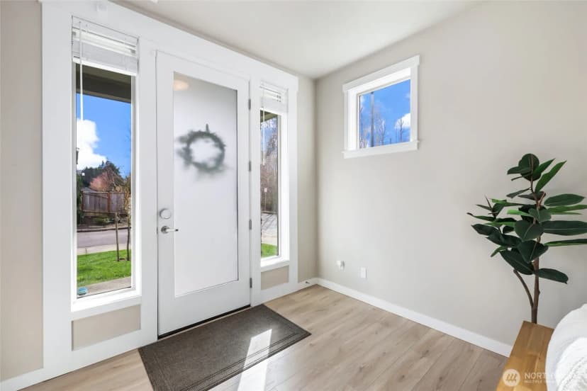 Property photo for 10445 11th Street E, Edgewood photo 3
