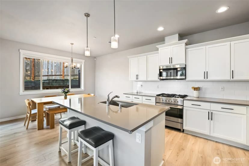 Property photo for 10445 11th Street E, Edgewood photo 8