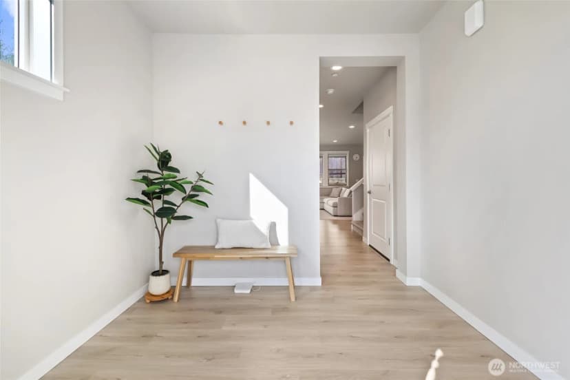 Property photo for 10445 11th Street E, Edgewood photo 4