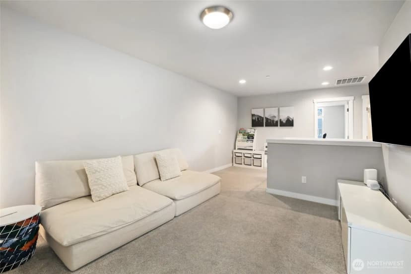 Property photo for 10445 11th Street E, Edgewood photo 16