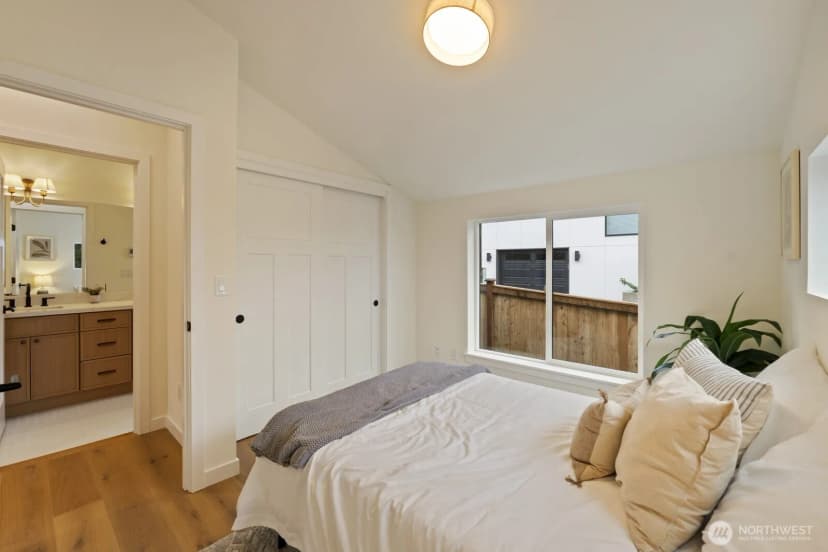 Property photo for 2213 W Bertona Street, Seattle photo 22