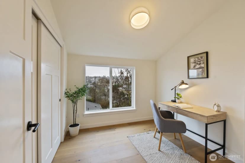 Property photo for 2213 W Bertona Street, Seattle photo 16