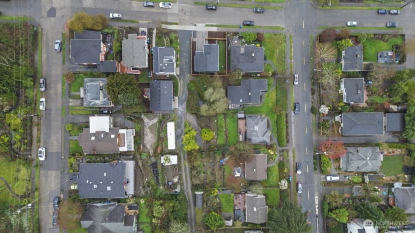 Property photo for 2213 W Bertona Street, Seattle photo 34