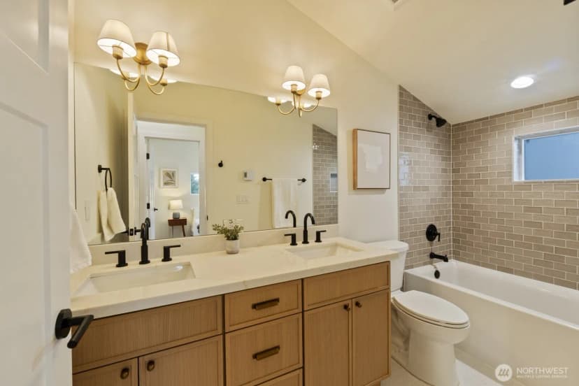 Property photo for 2213 W Bertona Street, Seattle photo 23