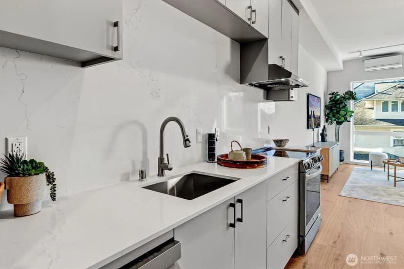 Property photo for 1233 E Roy Street, Seattle photo 17