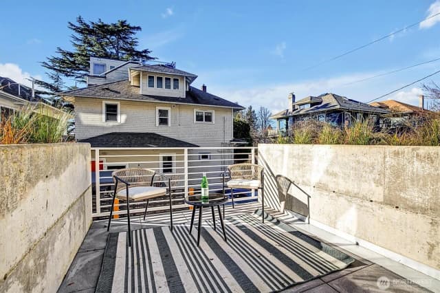 Property photo for 1233 E Roy Street, Seattle photo 5
