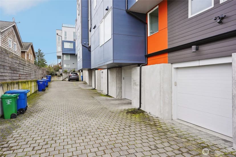 Property photo for 1230 W Emerson Street, Seattle photo 32