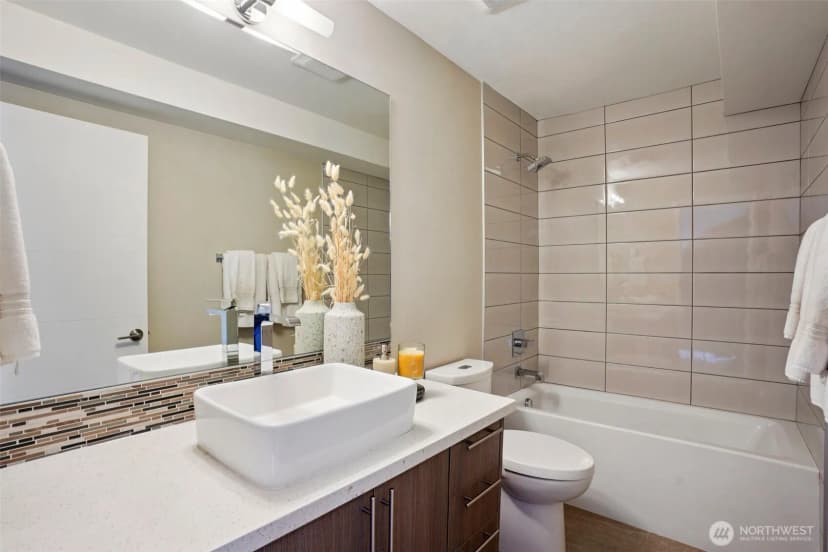 Property photo for 1230 W Emerson Street, Seattle photo 25