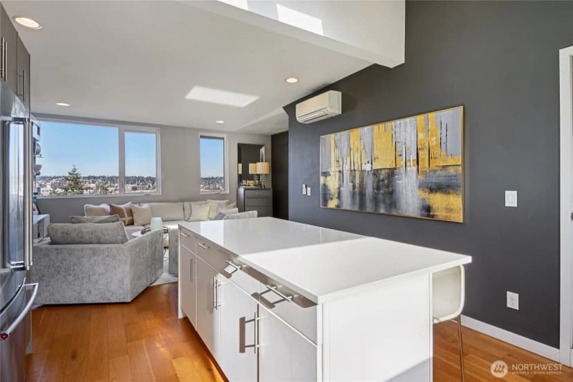 Property photo for 1230 W Emerson Street, Seattle photo 13