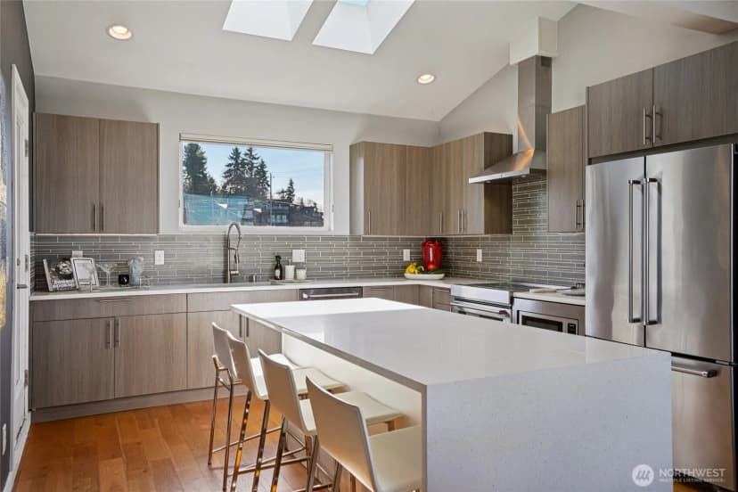 Property photo for 1230 W Emerson Street, Seattle photo 10
