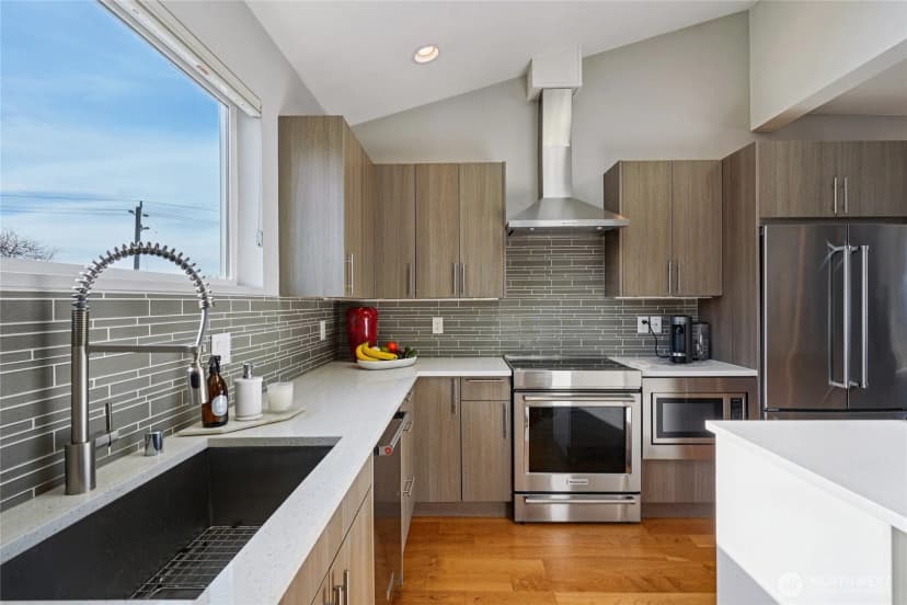 Property photo for 1230 W Emerson Street, Seattle photo 11