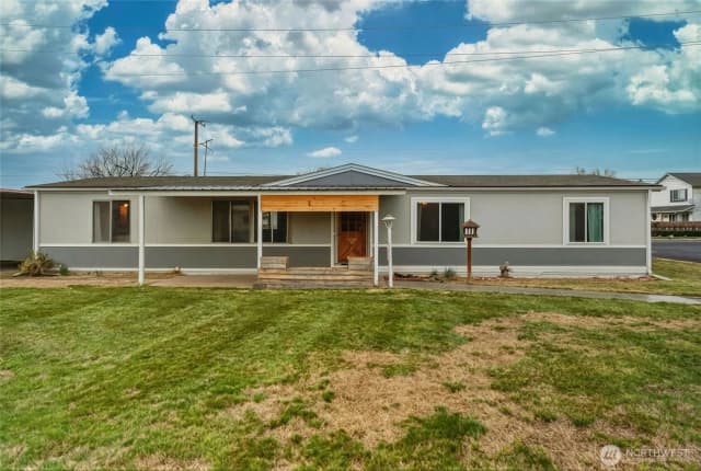 Property photo for 806 Se Mockingbird Drive, College Place