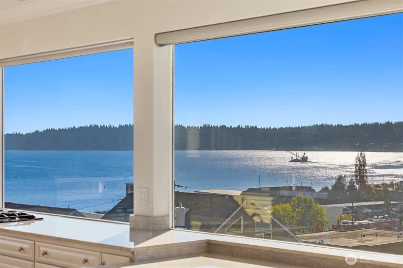 Property photo for 6404 Ne 181st Street #a&b, Kenmore photo 15