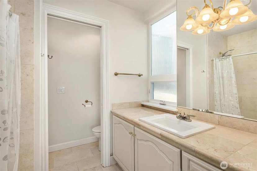 Property photo for 6404 Ne 181st Street #a&b, Kenmore photo 24