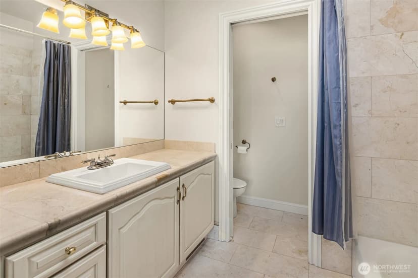 Property photo for 6404 Ne 181st Street #a&b, Kenmore photo 26