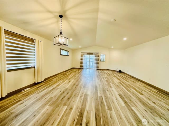 Property photo for 519 7th Avenue Nw, Napavine photo 3