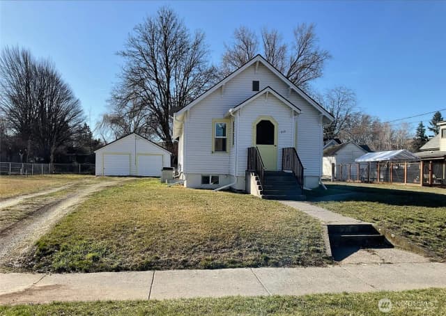 Property photo for 212 E Sixth, Waitsburg photo 2