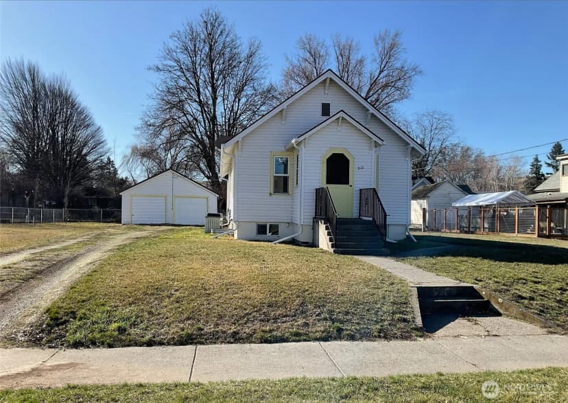 Property photo for 212 E Sixth, Waitsburg photo 2