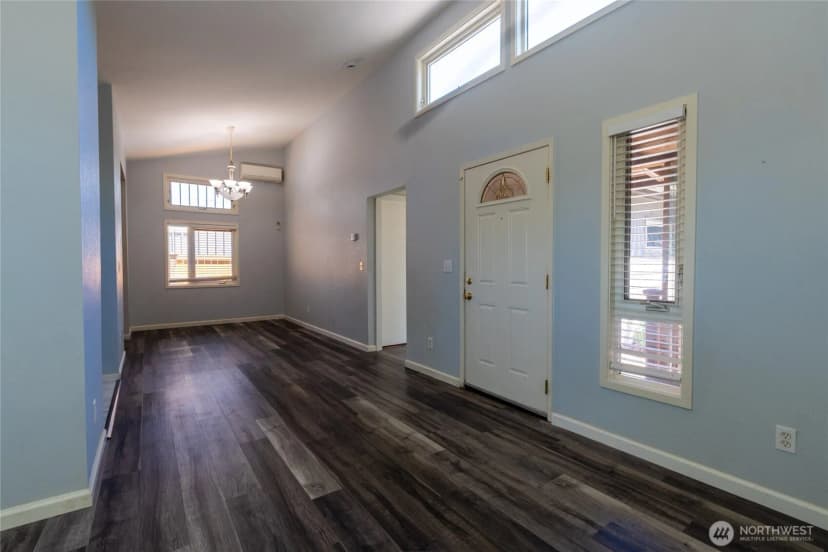 Property photo for 9452 25th Avenue Sw, Seattle photo 7