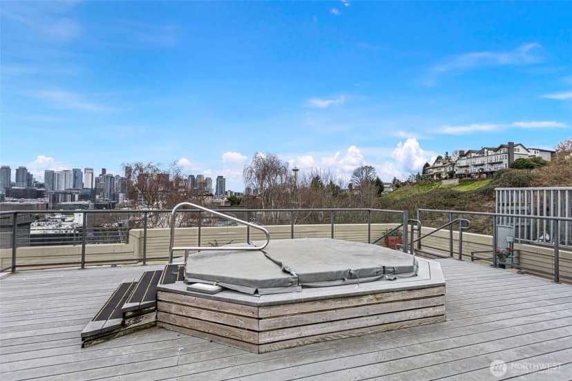 Property photo for 1504 Aurora Ave N #504, Seattle photo 13